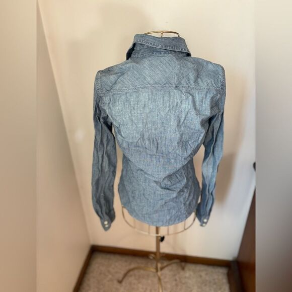 American Eagle distressed denim long sleeve button down size S - Picture 4 of 8